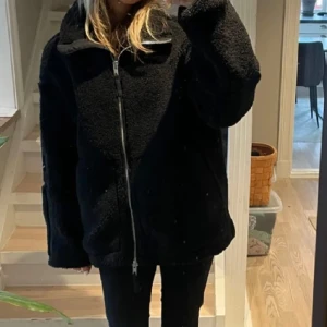 Teddy jacka h&m - Suuuper snygg och slutsåld