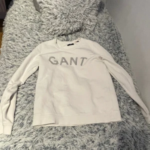 Vit gant tröja  - Fick den av min kusin.Använd 2 gånger 