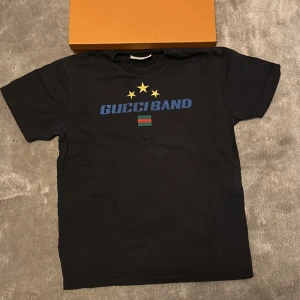 Gucci tröja  - Säljer för att den är för liten. Och inte använder den längre