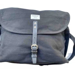 Sandqvist svart Messenger bag - Modellen heter Jack. Jättefint skick!