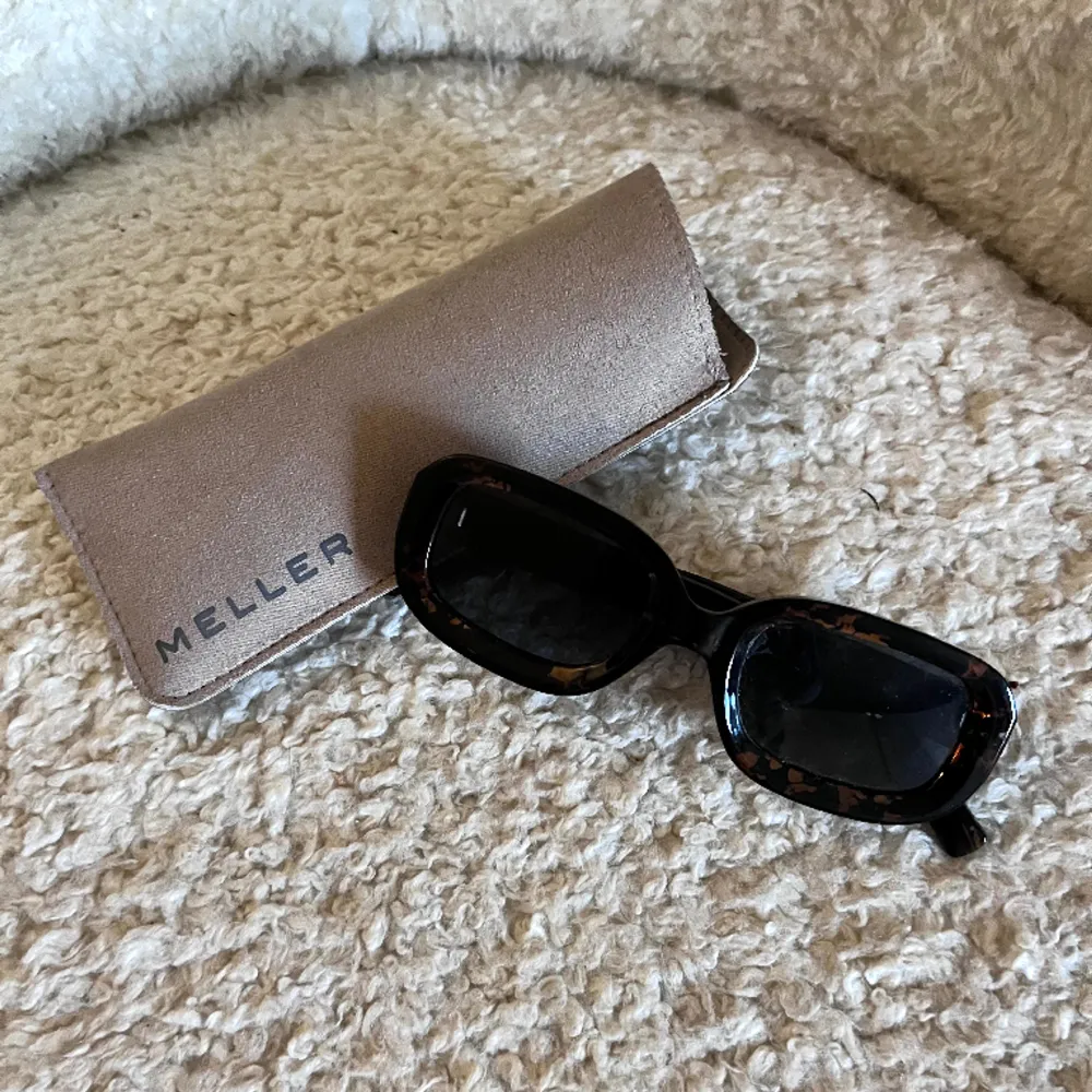 Solglasögon från Barcelona märket Meller. Modell Dashi, inköpta för 622 kr.. Accessoarer.