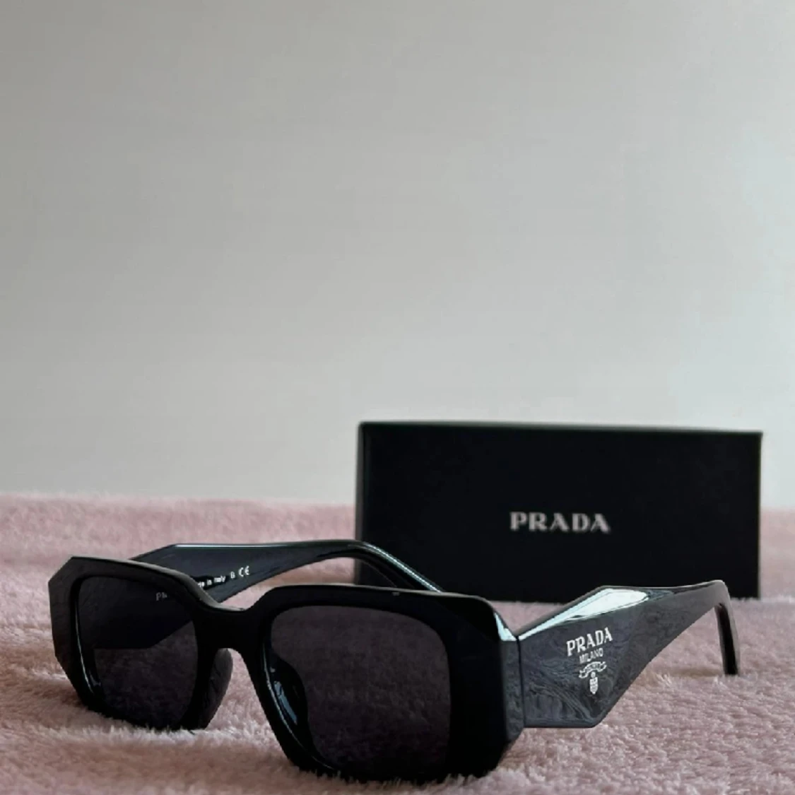 Prada solglasögon