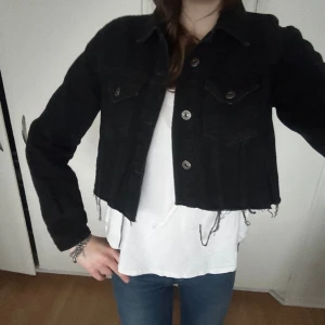 Jeansjacka - Cool jacka som inte kommer till användning.