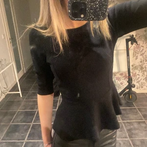 Blus  - Säljer min söta blus ifrån bikbok! I bra skick 💓💓💓 (säljer en likadan i vit)