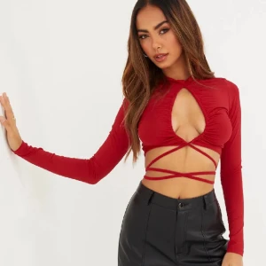 Röd topp - Röd topp från Nelly. Använd ett fåtal gånger!