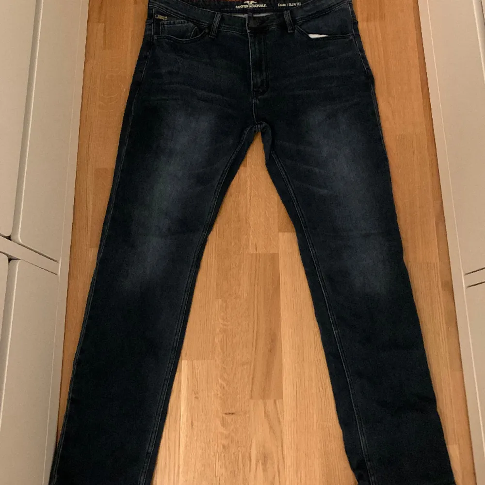 Säljer dessa Hampton republic jeans. Använda 1 gång dom är inte riktigt min stil. Köpta för 600. 10/10 skick. Jeans & Byxor.