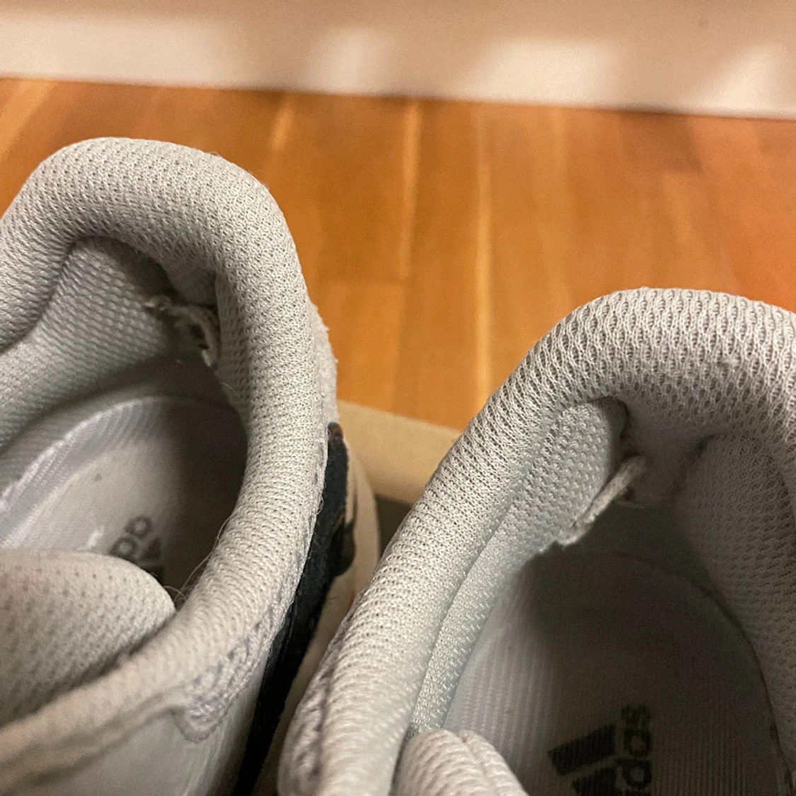 Yeezy 700 waverunner - 90