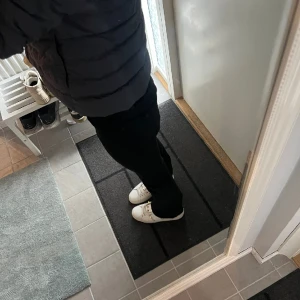 Jeans  - Jeans från only svart bootcut kommer inte till användning 