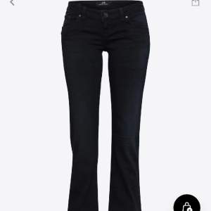 Hej jag säljer nu mina Ltb jeans. Dem är låg midjade och är modellen Ltb bootcut Jeans ’valerie’. Dem är som nya och är som nya. (Ny pris 915kr) men säljer för 780kr