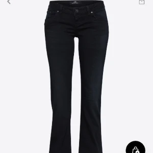 Ltb jeans  - Hej jag säljer nu mina Ltb jeans. Dem är låg midjade och är modellen Ltb bootcut Jeans ’valerie’. Dem är som nya och är som nya. (Ny pris 915kr) men säljer för 780kr