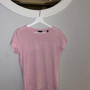 Rosa Gant t-shirt storlek S, använd få tal gånger 