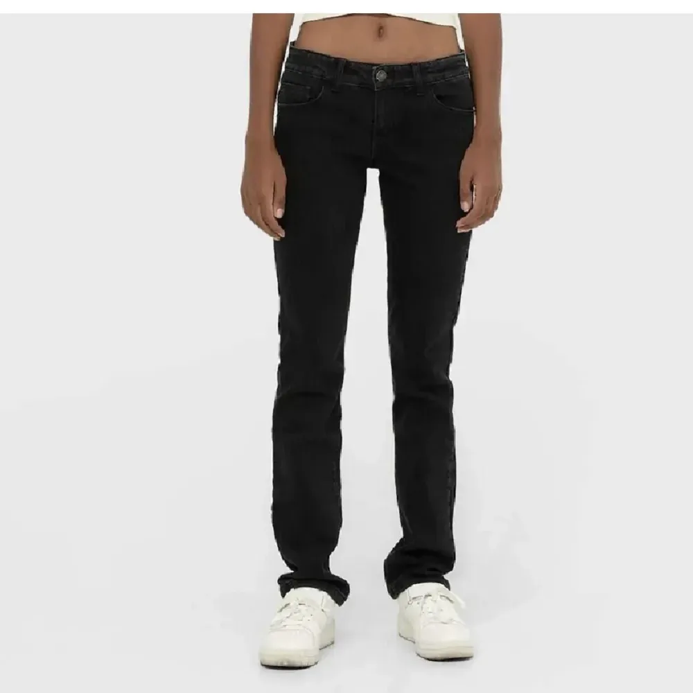 Lågmidjade jeans från Zalando tyvärr försmå för mig 💓. Jeans & Byxor.