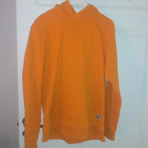 Helt ny Hoodie  - Helt ny Hoodie från Jack & Jones, använd 2 gånger. 