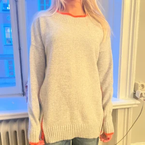 Cool grå tröja  - Fett snygg grå”stickad” tröja, nästan aldrig använd och nytt skick! 🔥