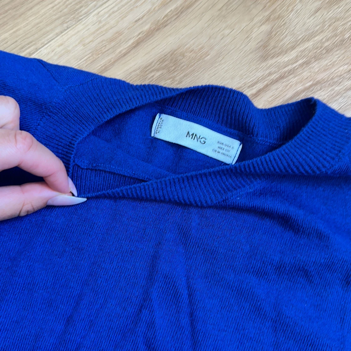 Fin blå tröja från Mango! - 90