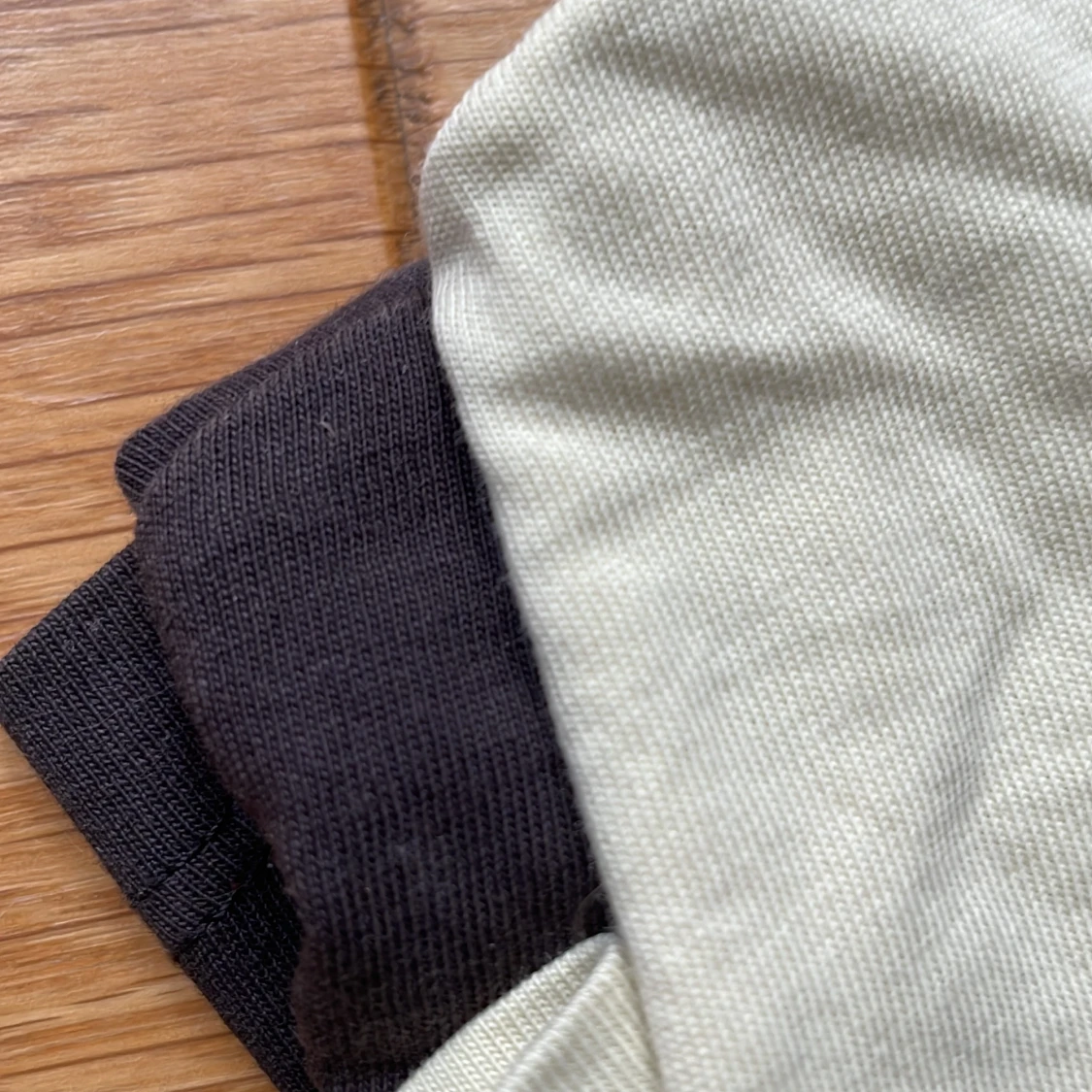 2 T-shirtar 8-10 år - 93