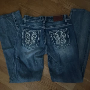  jeans - as snygga jeans och väldigt bra skick. kom provet för frågor !