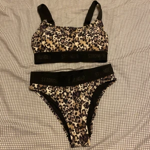 Stroger bikini  - Stroger bikini i lejopardmönster.🌸 Storlek Xs och ändats använd en gång 💗 