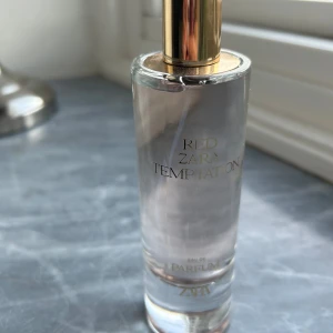 Zara Red Temptation parfym  - Aldrig använt, passade inte min smak☺️Nypris 279kr Mitt pris 180kr