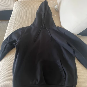 hoodie - bra skick, storlek L