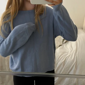 Blå tröja - Stickad i strl s💕☺️☺️