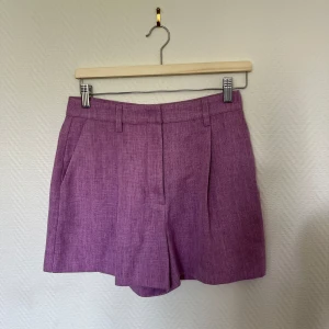 Nya lila rosa nakd shorts  - Ny oanvända inget att anmärka på  Normal i storlek💕