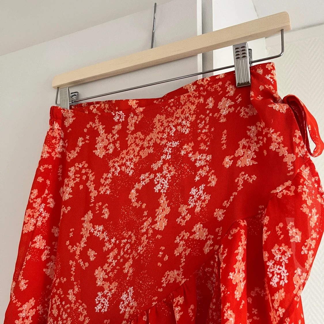 Blommig ny kjol Soaked in luxury  - 90