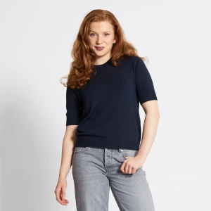 Finstickad trekvartsärmad t-shirt - använd fåtal gånger men inga defekter såklart!