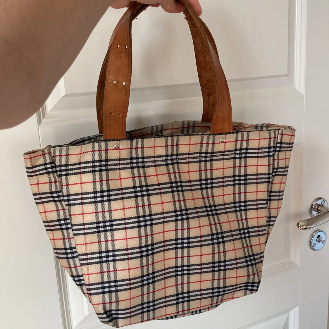 Burberry liknande väska - 90