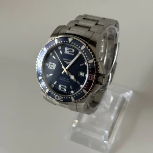 Longines Hydroconquest Automatic  - • Modell: Longines Hydroconquest Automatic  • Storlek: 41mm • Referens: L3.642.4.96.6 • År: 2016 • Skick: Mycket Bra • Medföljer: Fullset med kvitto, extra gummiband och läderband