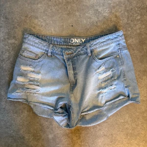 Jeans shorts  - Fint skick, inte mycket använda 