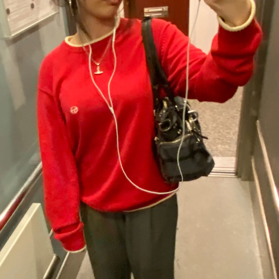 Söt röd stickad tröja  - 90