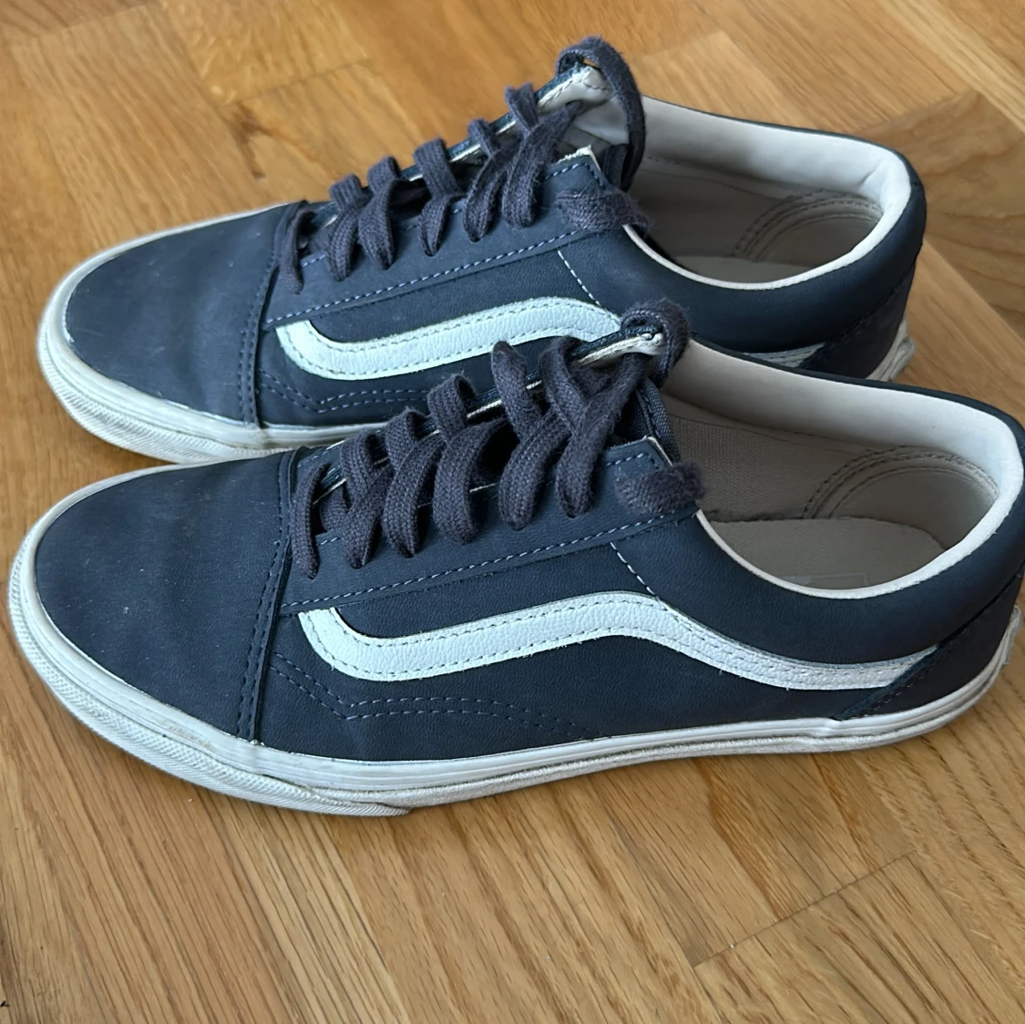 Mörk gråa vans - 90