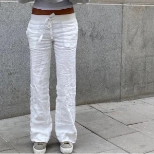 Alobha Linnebyxor - Säljer dessa Linnebyxor från Lova Widerbergs märke. Dem är använda en gång så de har inga defekter 