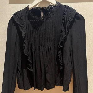 Zara blus - Superfin blus från zara endast använd en gång och i fint skick, storlek S😇
