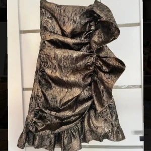 Zara klänning  - Jättefin klänning som inte kommer till användning💗