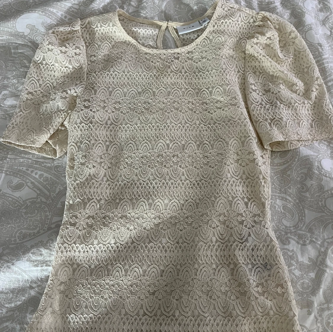 Beige spetsblus från Vila