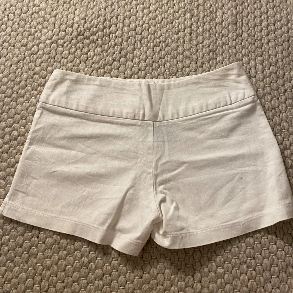 Lågmidjade shorts - 90