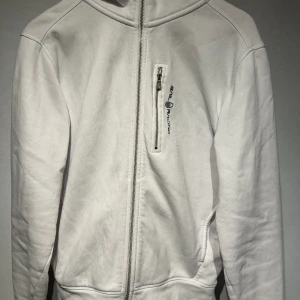 Sailracing hoodie  - En snygg och exklusiv hoodie i storlek L