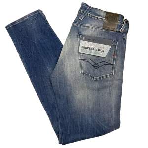 Säljer ett par helt nya Replay hyperflex jeans! W30 L30 Tveka inte på att höra av dig vid minsta lilla fråga eller fundering!