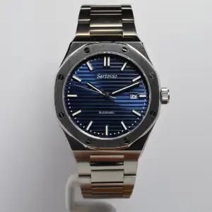  Sartovio klockan är automatisk och gjord på stainless steel, sapphire glas och 8215 miytona urverk🇯🇵 alla modeller och färger finns på hemsidan Sartovio.com
