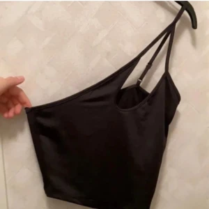 svart topp🖤 - helt ny, aldrig använd❤️