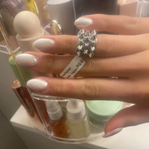 Edblad ring - Säljer pga att den var för liten. Därför aldrig använd och kommer i en Edblad låda.💕