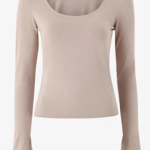 Tight långärmad tröja med slits - Jättefin beige långärmad tröja från Gina tricot. Ärmarna har en slits och tröjan är bara använd tre gånger. Storlek xs. Nypris 200, mitt pris 60kr!