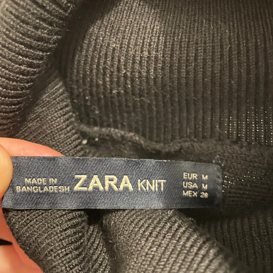 Svart stickad tröja - 90