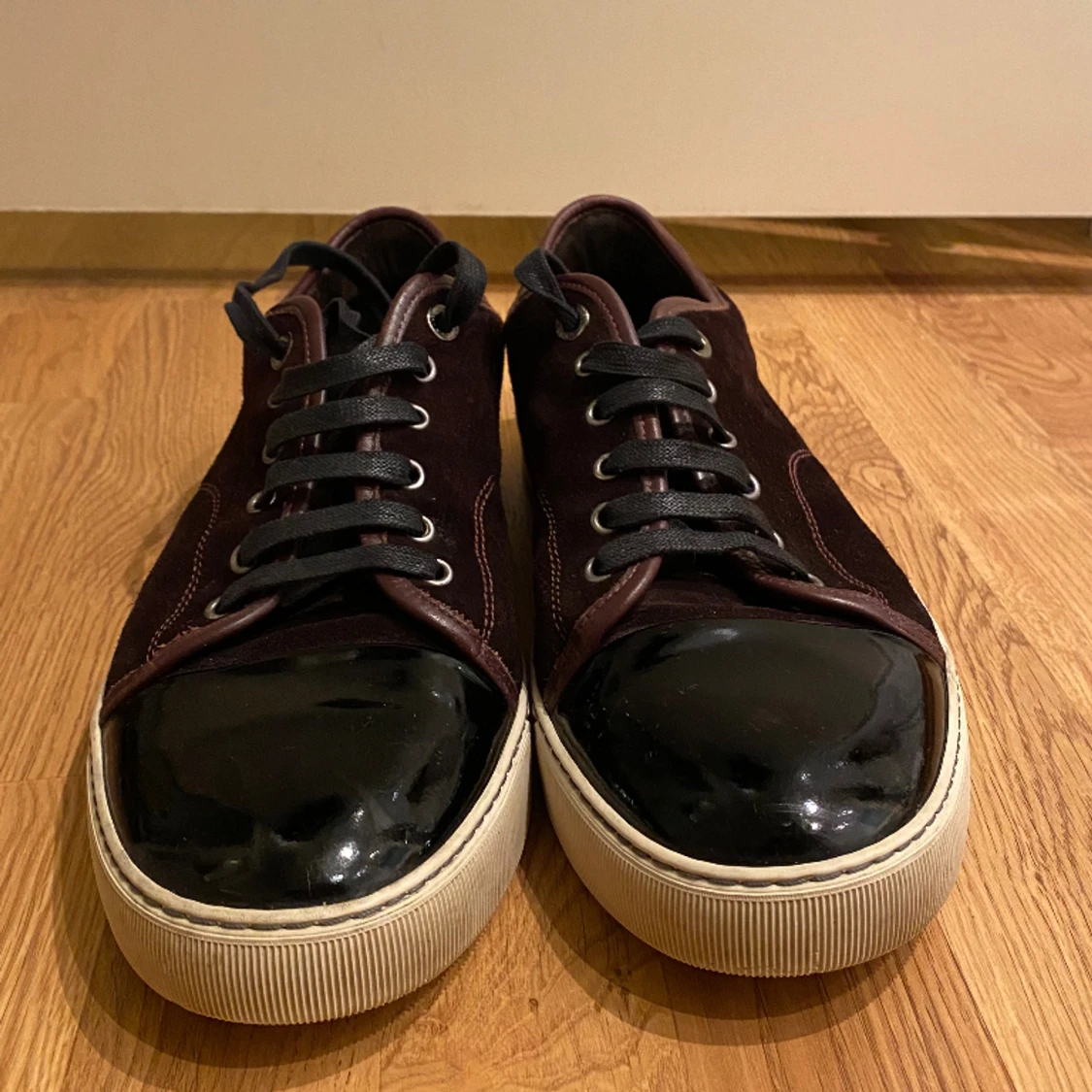 Vinröda Lanvins storlek 43/44 - 91