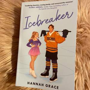 Ord. pris 199:- Icebreaker av Hannah Grace. Säljer boken eftersom det var dags att rensa lite i bokhyllan. Boken är fortfarande i fint skick, inga trasiga sidor. Har strykt under några meningar men som jag har suddat. Betalning endast med swish