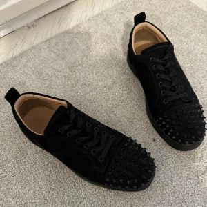 Loubs - Tjena säljer ett or loubs får jag inte använder dom längre, en nit fattas längst fram nere, inget som märks direkt