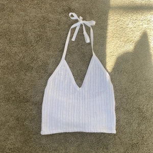 Sommartop  - Superhärligt virkat linne/topp från Zara, som gjort för sommaren! ☀️Öppen för prisförslag 🩷