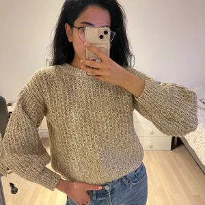 Stickad tröja  - En stickat tröja från NAKD i nytt skick 